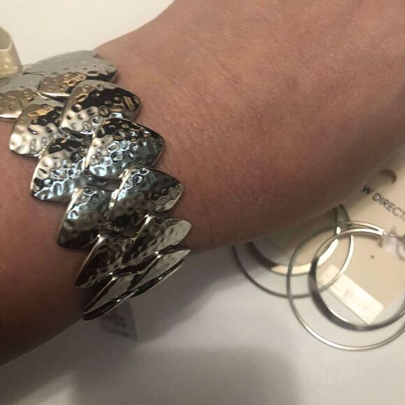 760 NEW DIRECTlONS lot of 3 Earrings / bracelet hoop stretch silvertone new - Picture 2 of 3